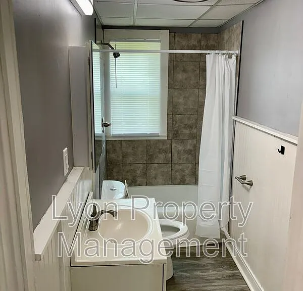106 Winsor St #1 — Photo 7