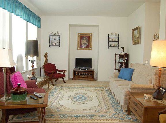 2nd image of 2585 Oak Dr