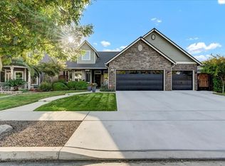 459 Villa Cove Ct, Tulare, CA 93274