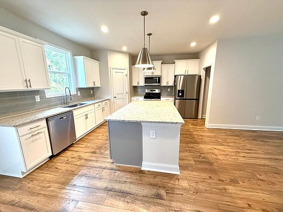 2nd image of 1278 Ainsworth Aly