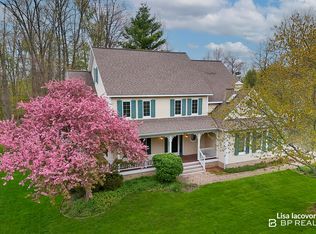 3813 Kinview St NW, Grand Rapids, MI 49534