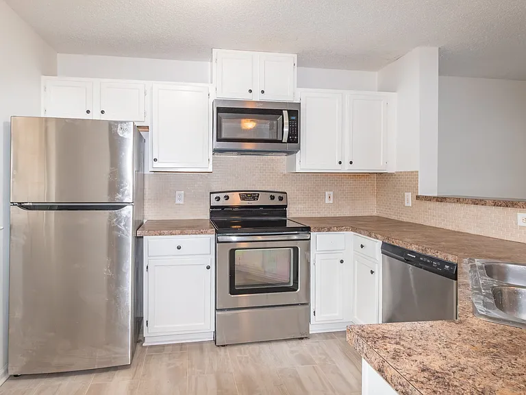 2713 Kennedy Ct — Photo 11
