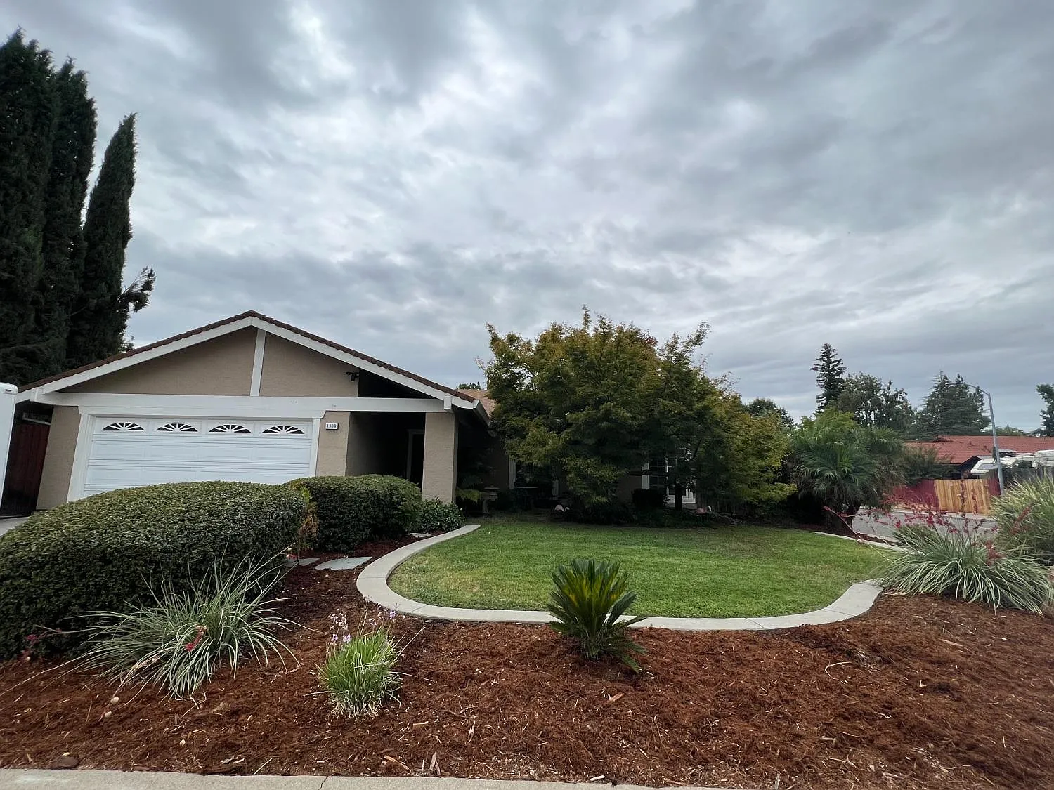 4909 Wintertree Ct photo 1