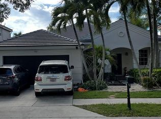 4382 Fox Ridge Dr, Fort Lauderdale, FL 33331