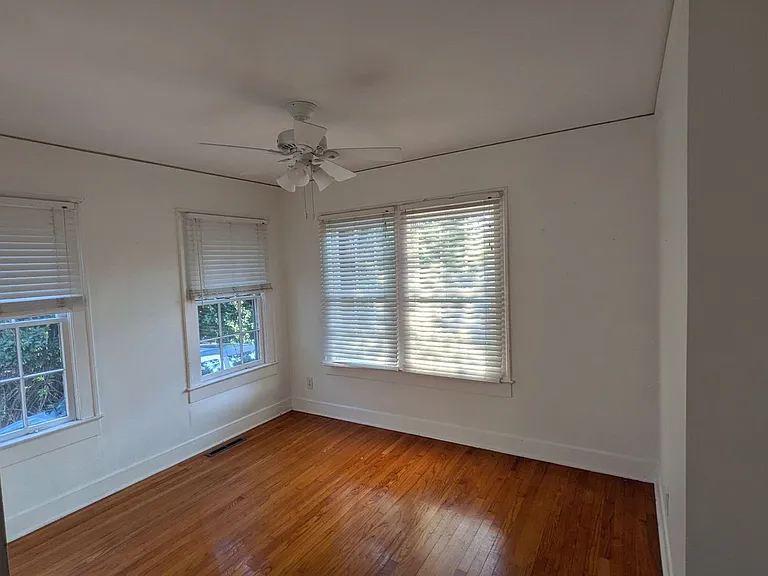 521 Gunter St — Photo 16