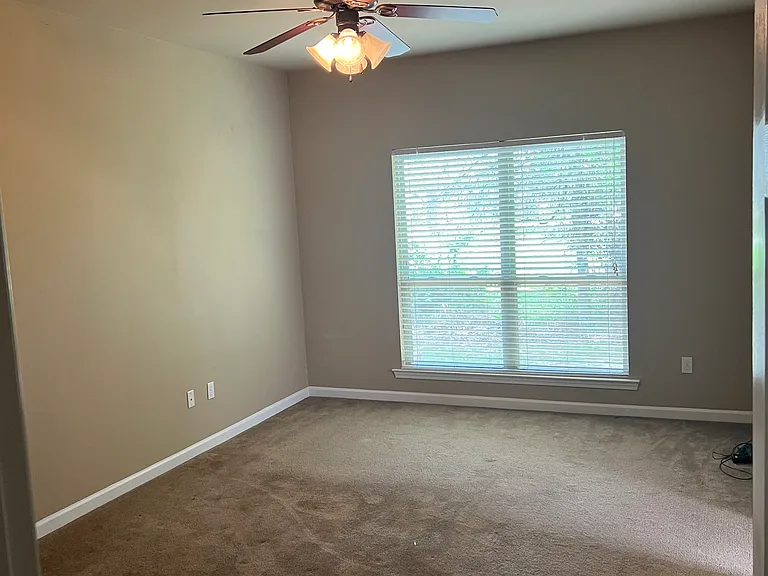 17068 Richmond Dr — Photo 6
