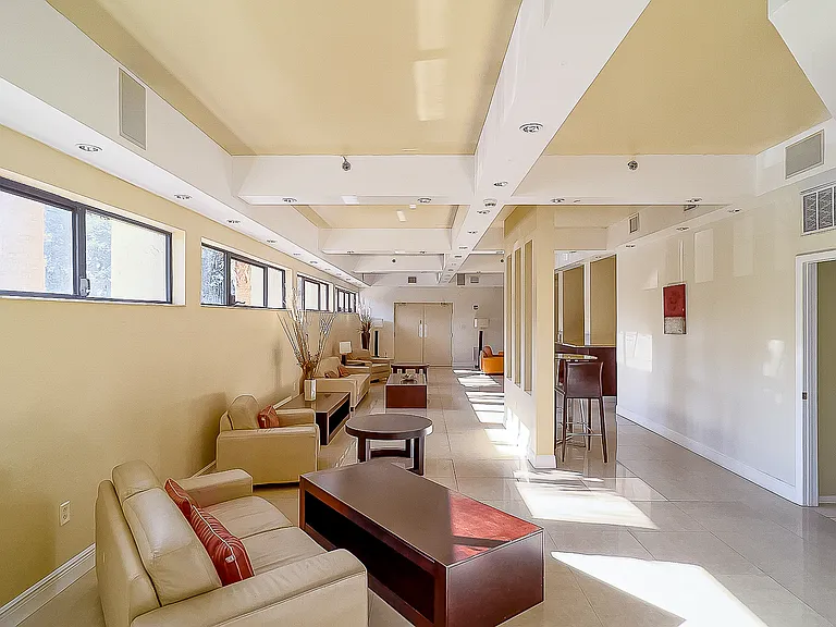 701 S Madison Ave #212 — Photo 37