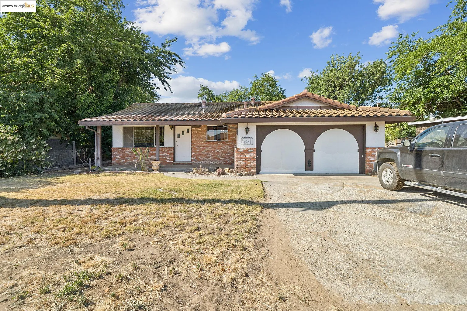 501 De Fremery Dr photo 1
