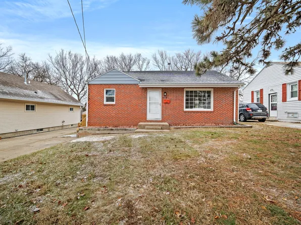 513 Pleasant View Dr, Des Moines, IA 50315