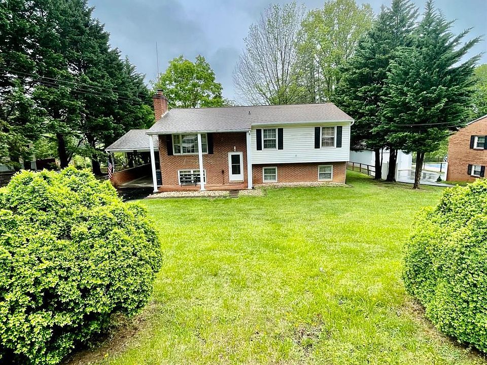 1st image of 1523 Newton Cir