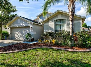 1111 Barclay Wood Dr, Ruskin, FL 33570