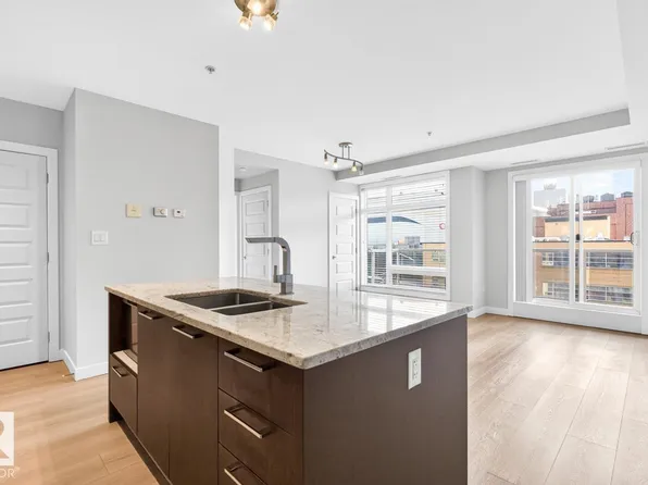 10388 105th St NW #405, Edmonton, AB T5J 0C2