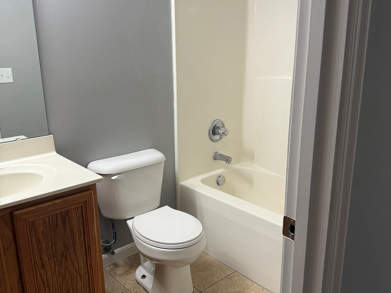 3 bed, 2.5 bath, 1656 sqft, $1,995 — Photo 4