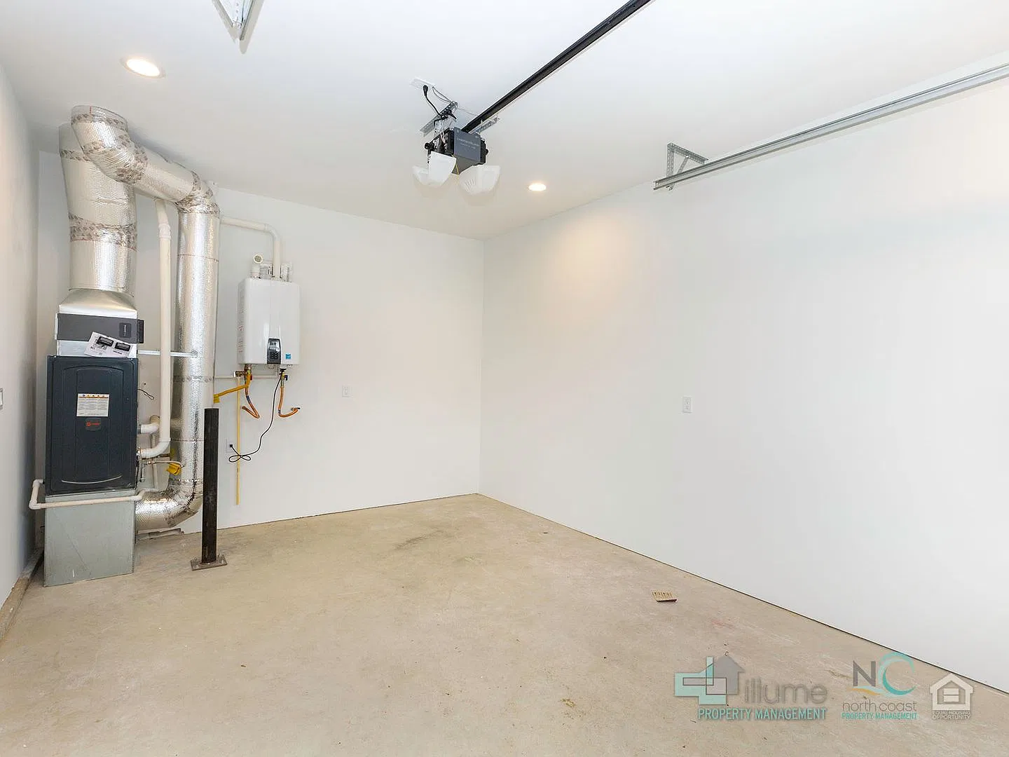 Newly Constructed Downtown Seaside Townhome!! — Photo 4