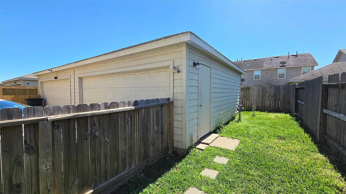 Building Photo - 16751 Pine Castle Dr