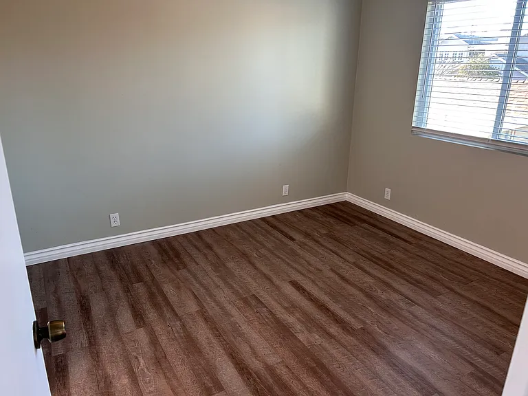4948 Brighton Ave — Photo 21