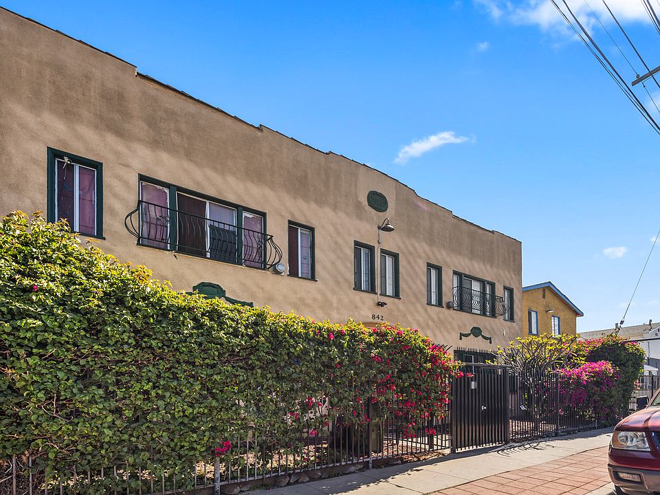 1st image of 842 W 84th St #13