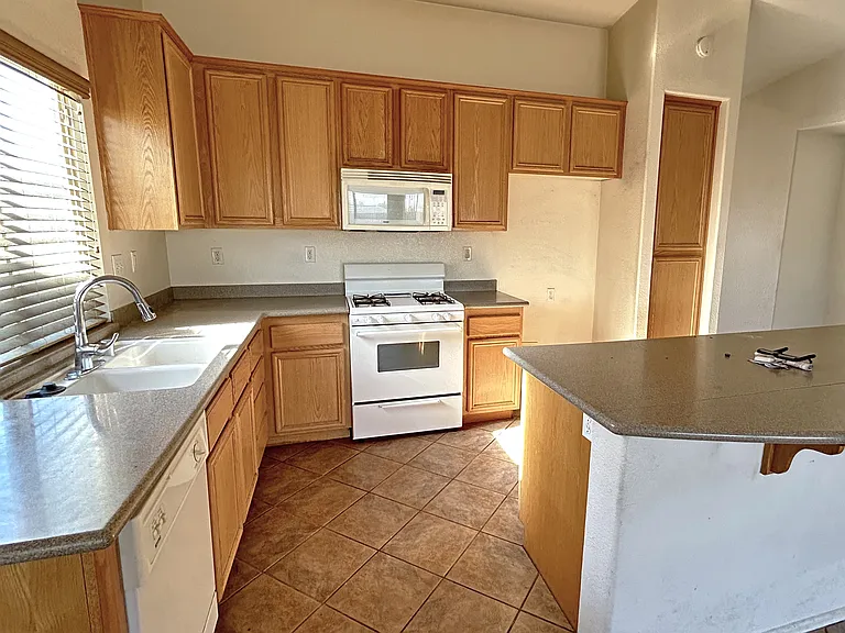 13150 Dos Palmas Rd — Photo 2