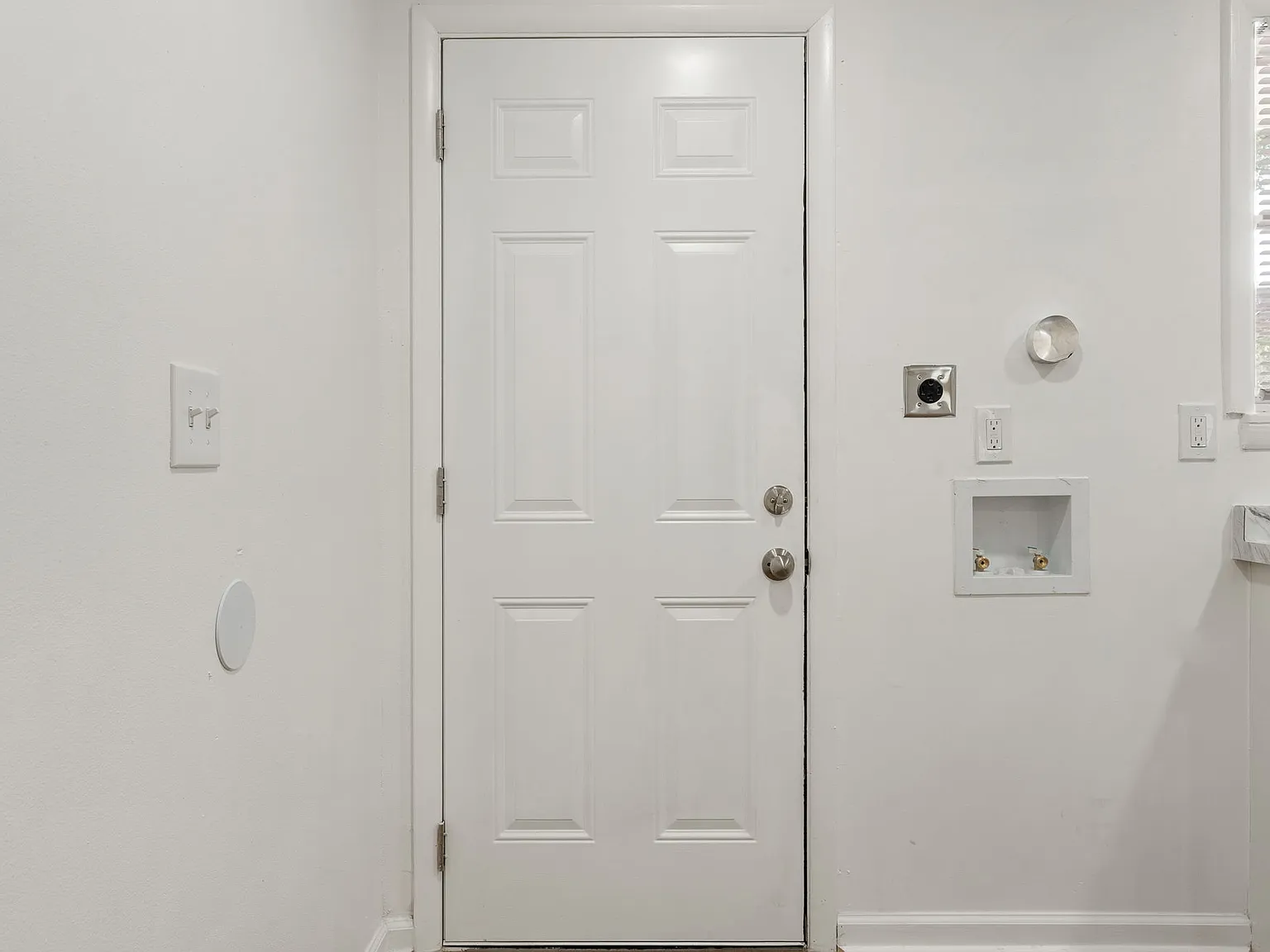 2 bed, $1,150 — Photo 2