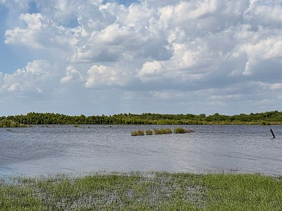 3rd image of 343 Stephens Loop