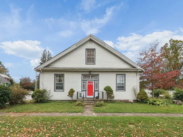 108 S 7th St, Hebron, OH 43025