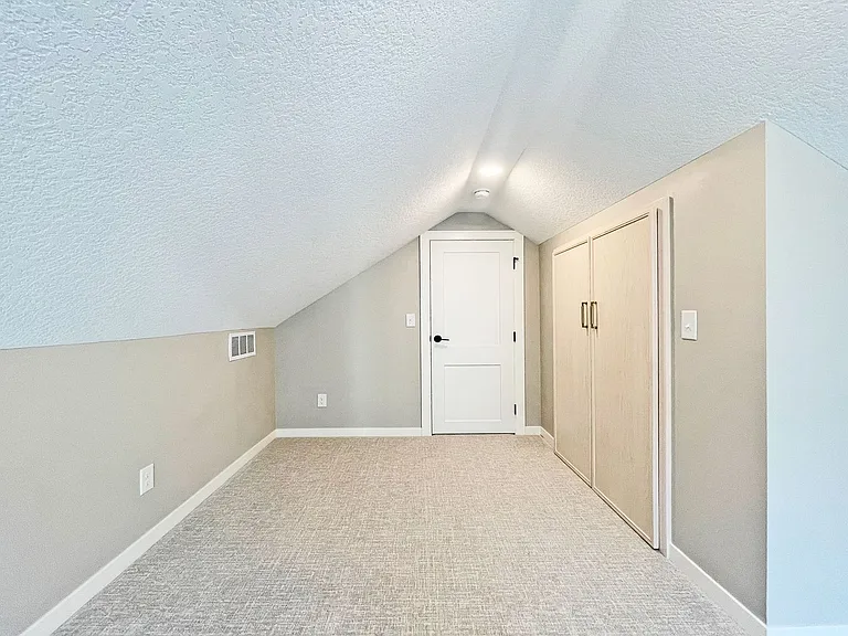 408 S Olive St — Photo 11