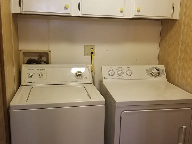 823 Doberman Ct SE — Photo 9
