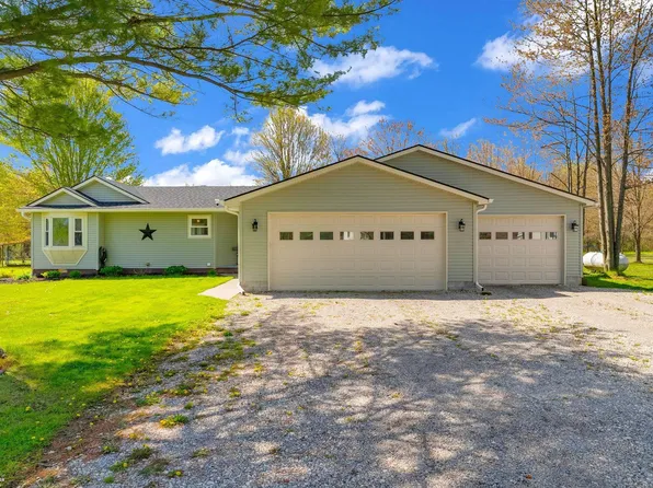 7225 Searls Rd, Smiths Creek, MI 48074