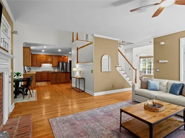 82 Old Mountain Pl, Powder Springs, GA 30127