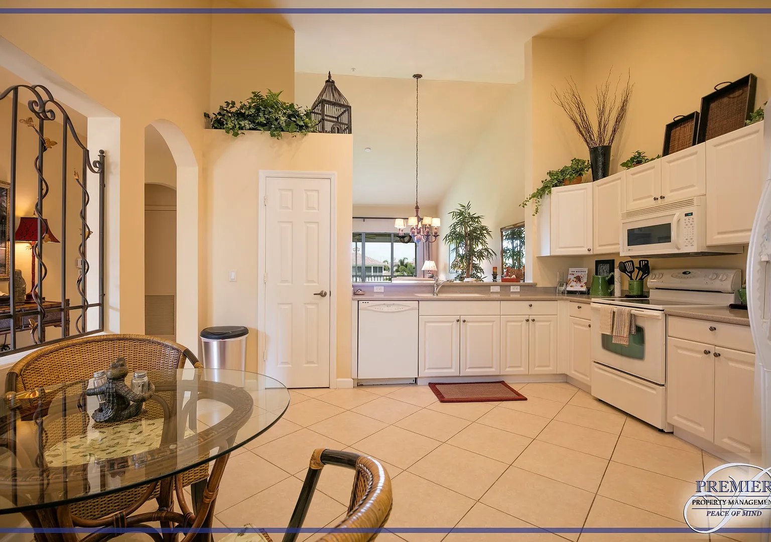 Bridgewater Bay - 3 Beds / 3 Baths - Great Location — Photo 3