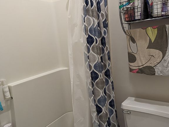 4th image of 509 Columbus Ave #1