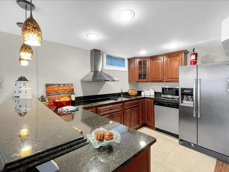 4901 Boiling Brook Pkwy — Photo 2