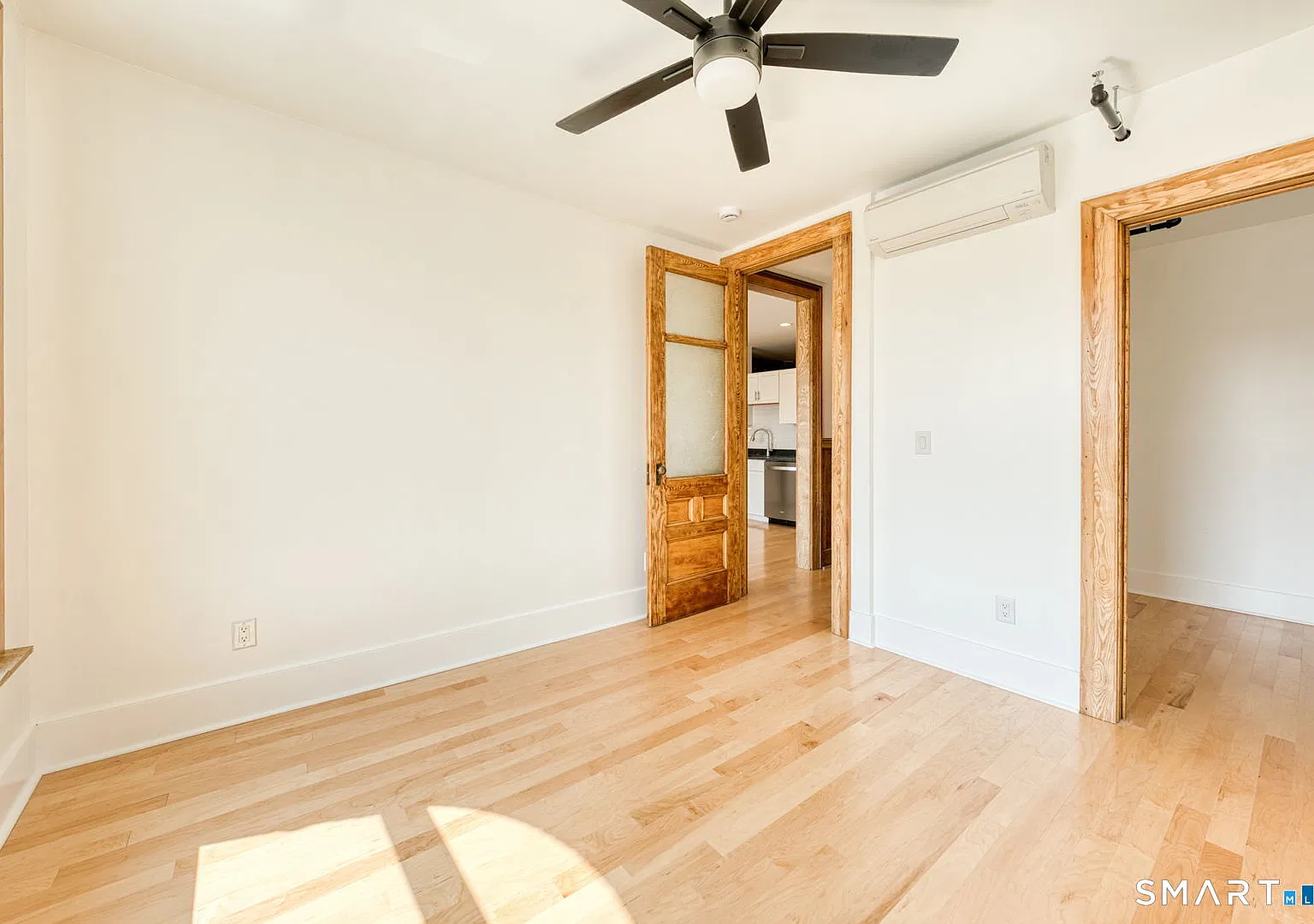 2 bed, 1.0 bath, 960 sqft, $1,700 — Photo 2