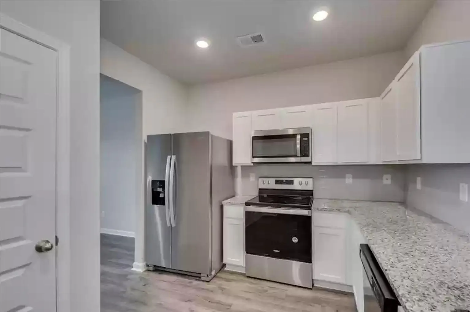 3 bed, 1455 sqft, $1,550 — Photo 3