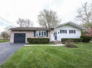 62 Campus Dr, Rochester, NY 14623