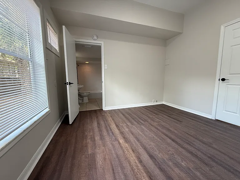 6916 N Central Ave — Photo 17