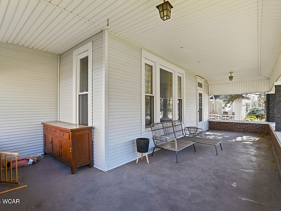 4th image of 820 S Main St