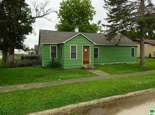205 N 6th Ave, Sheldon, IA 51201