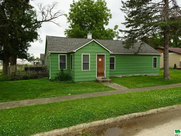 205 N 6th Ave, Sheldon, IA 51201