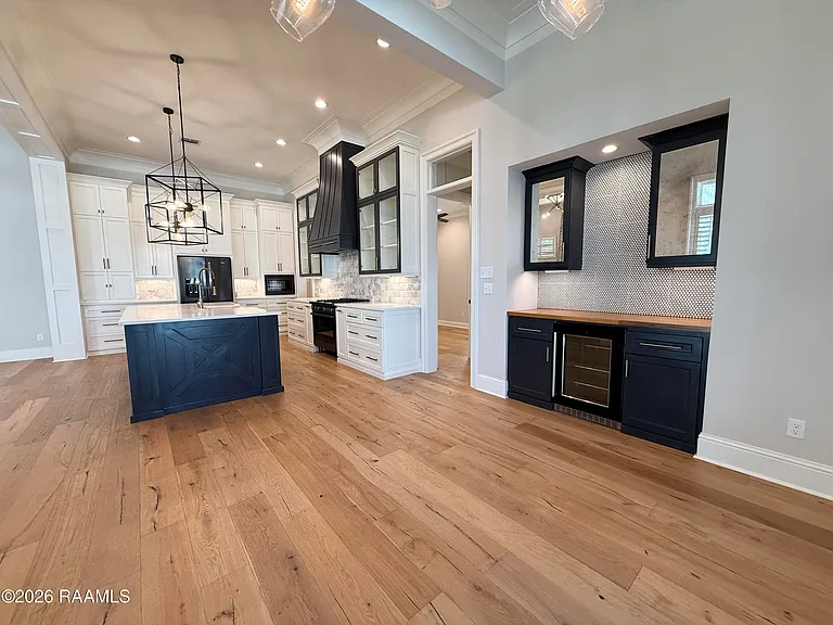 102 Orchard Park Ave — Photo 8