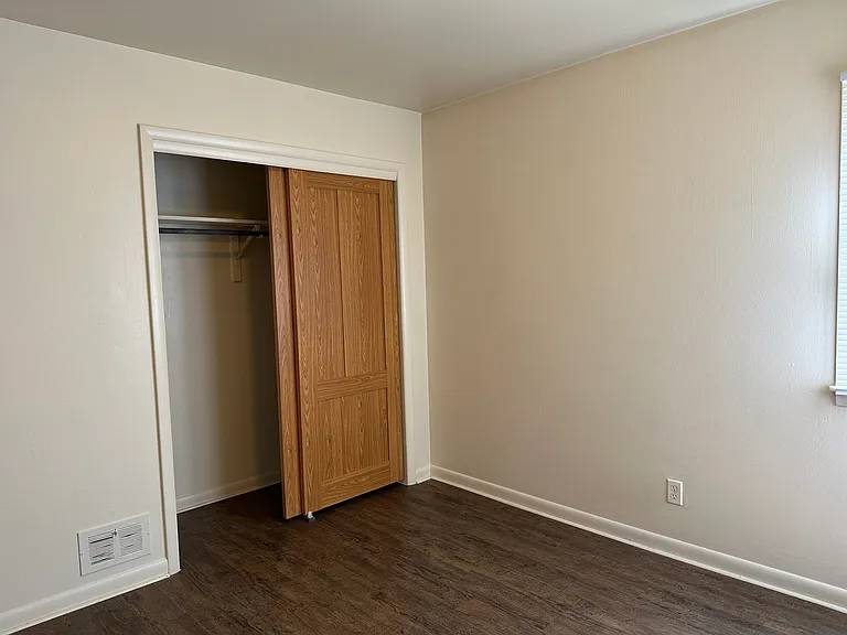 2106 Lake Point Dr #2 — Photo 3