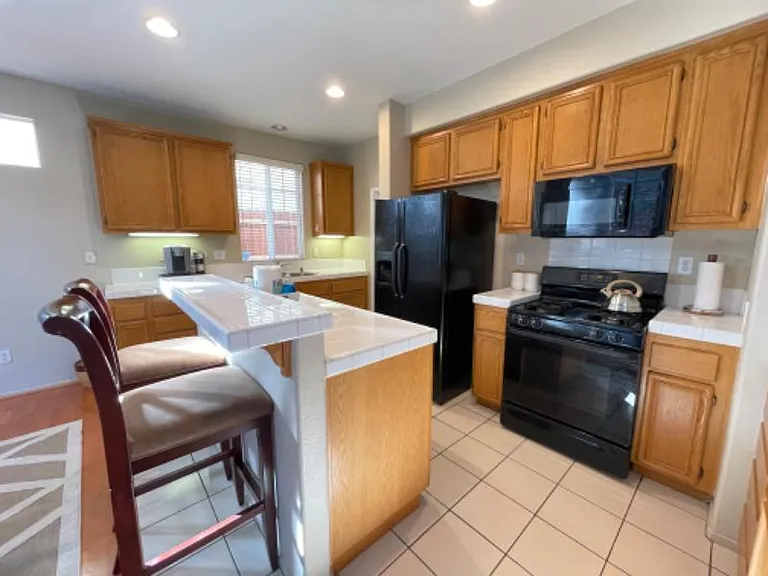 Elderberry Cir — Photo 8