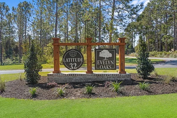 Latitude 32 — Photo 15