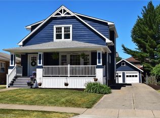 1586 Clarence Ave, Lakewood, OH 44107