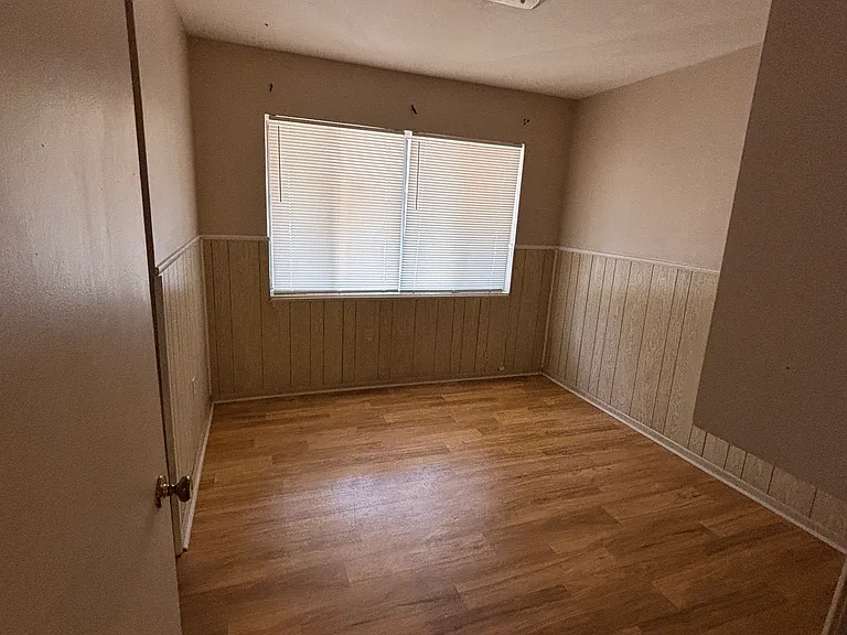 446 SW Theresa Ct — Photo 8