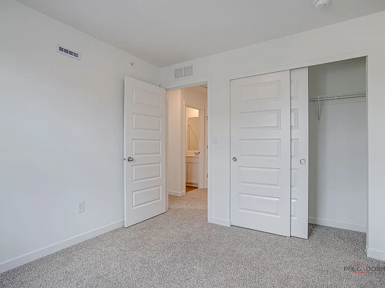 541 Yosemite Way — Photo 21