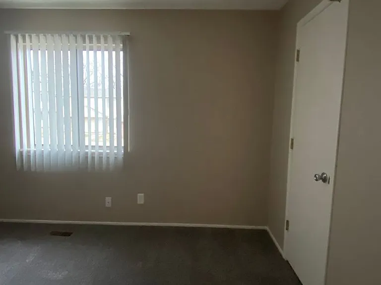 Southdale Square Apartments — Photo 210