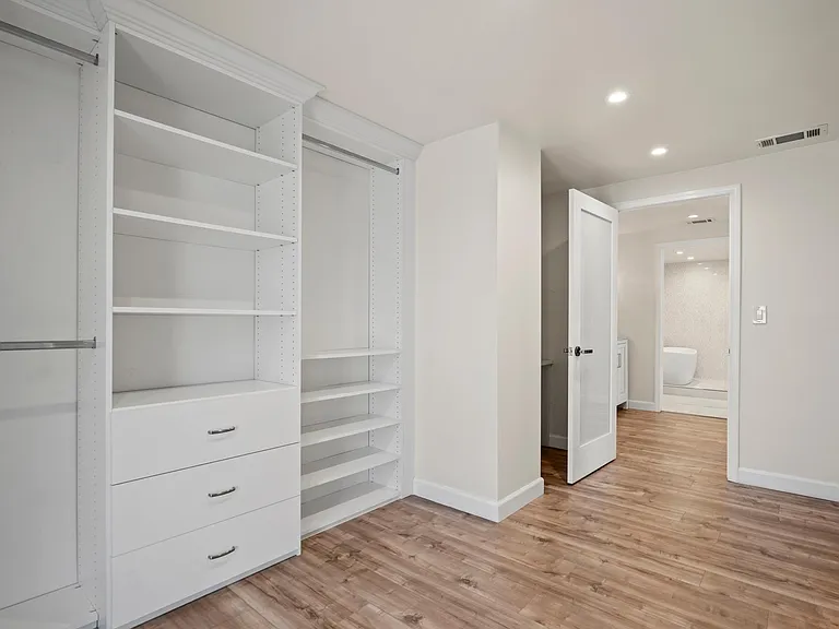 1210 Swarthmore Dr — Photo 32