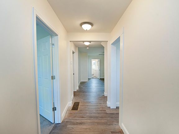 2nd image of 1404 Indianola Ave #A