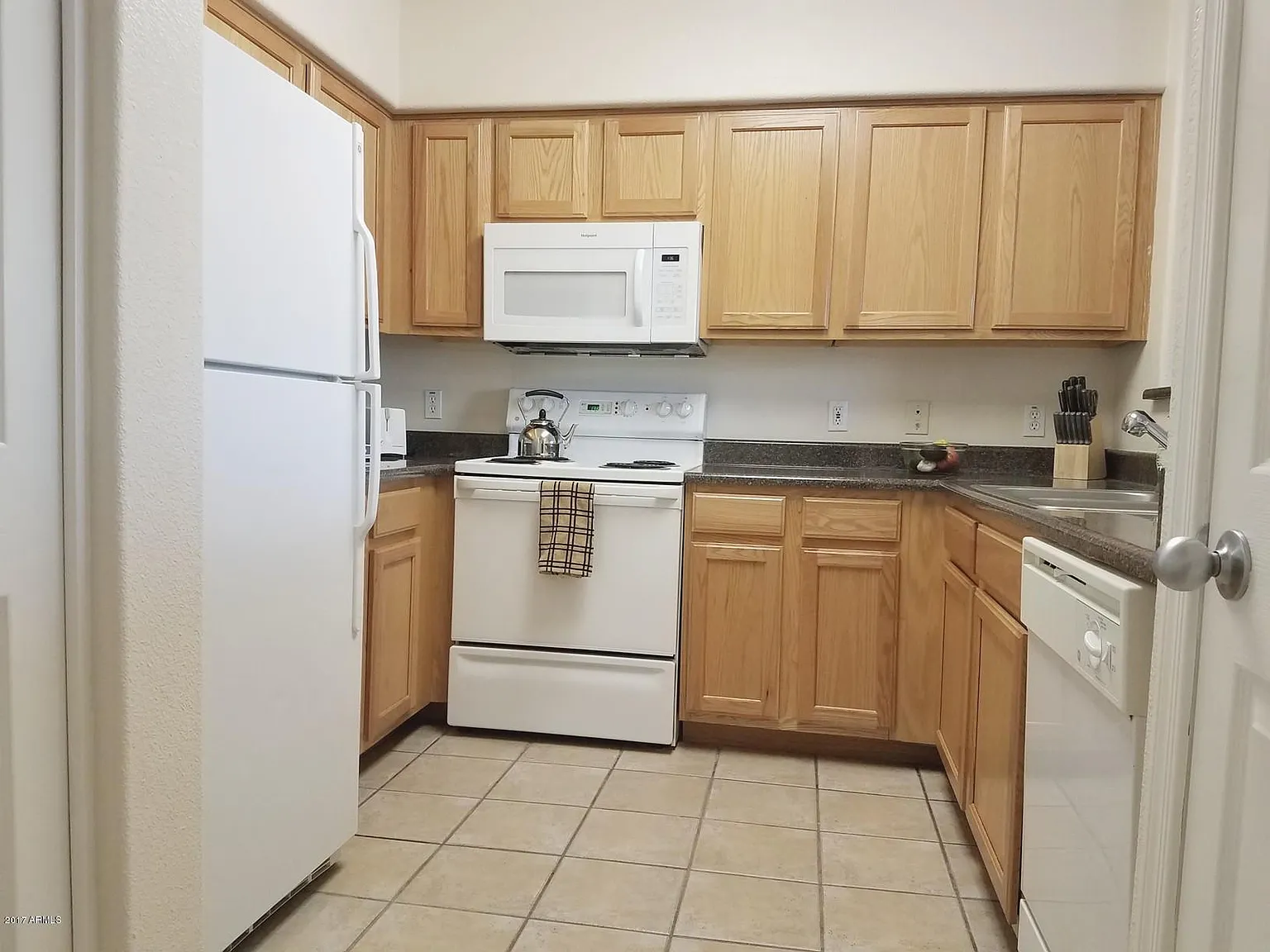 1 bed, 1.0 bath, 798 sqft, $2,300 — Photo 3
